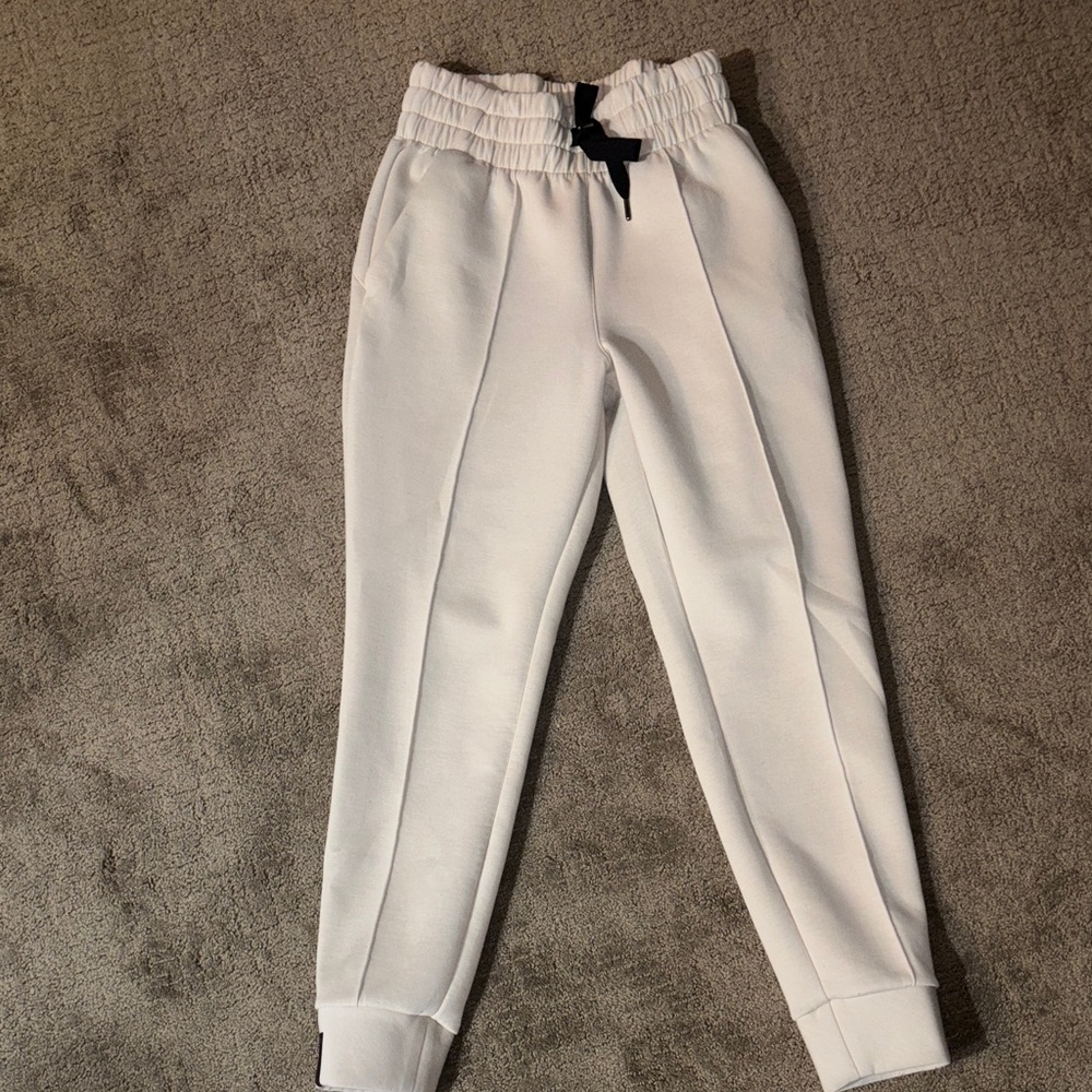 Cream Women’s UNRL Joggers size small